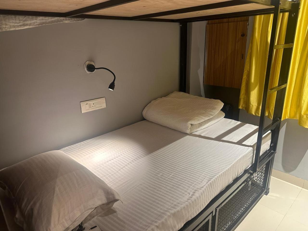 Travotale Hostel And Cowork Koregaonpark Pune Eksteriør bilde