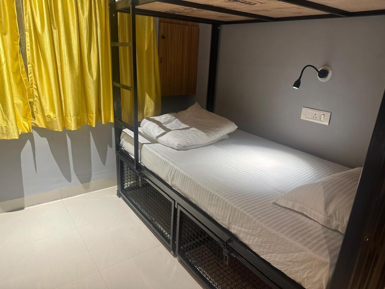 Travotale Hostel And Cowork Koregaonpark Pune Eksteriør bilde