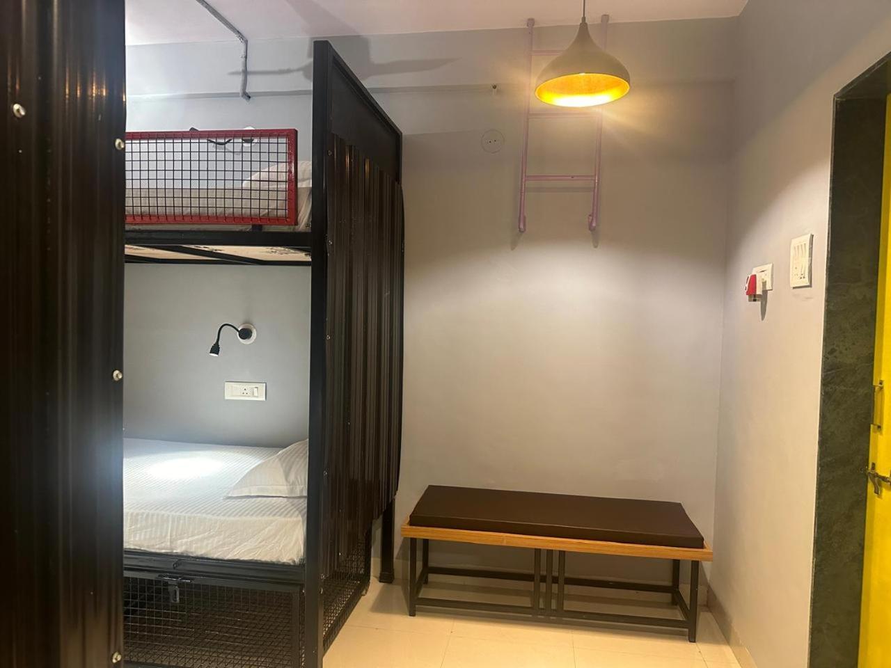 Travotale Hostel And Cowork Koregaonpark Pune Eksteriør bilde