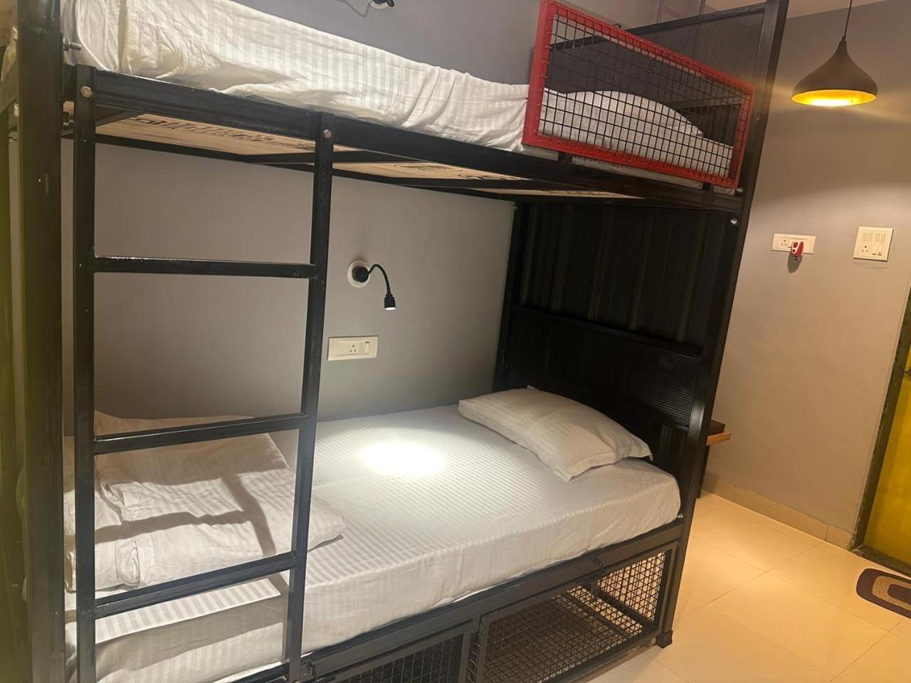 Travotale Hostel And Cowork Koregaonpark Pune Eksteriør bilde