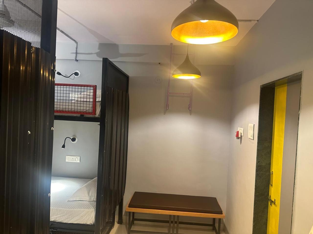Travotale Hostel And Cowork Koregaonpark Pune Eksteriør bilde
