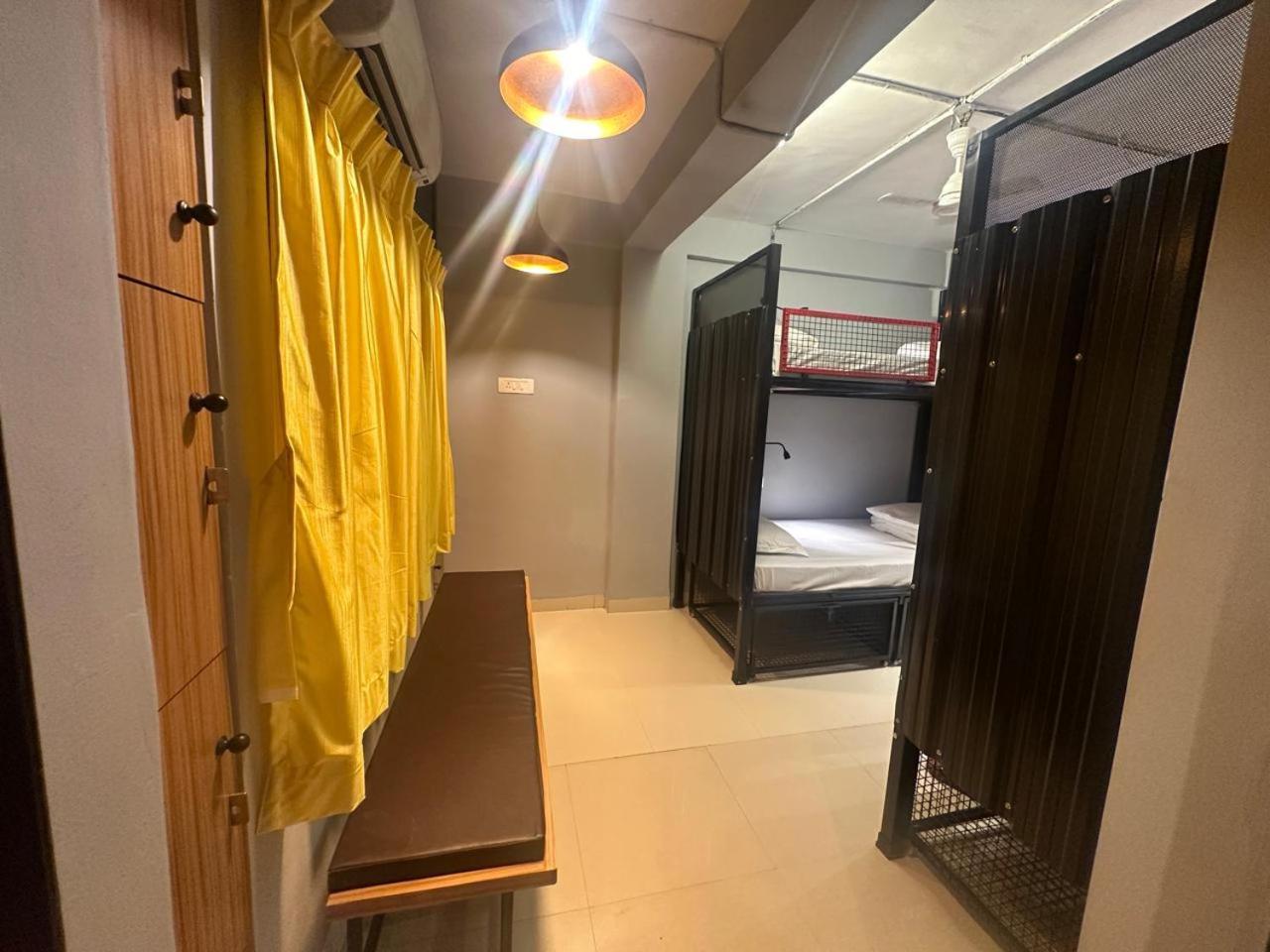 Travotale Hostel And Cowork Koregaonpark Pune Eksteriør bilde