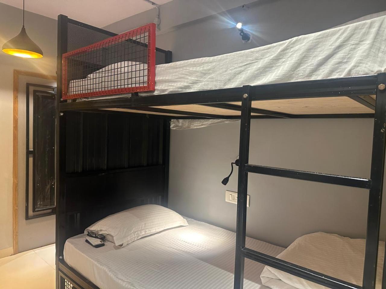 Travotale Hostel And Cowork Koregaonpark Pune Eksteriør bilde