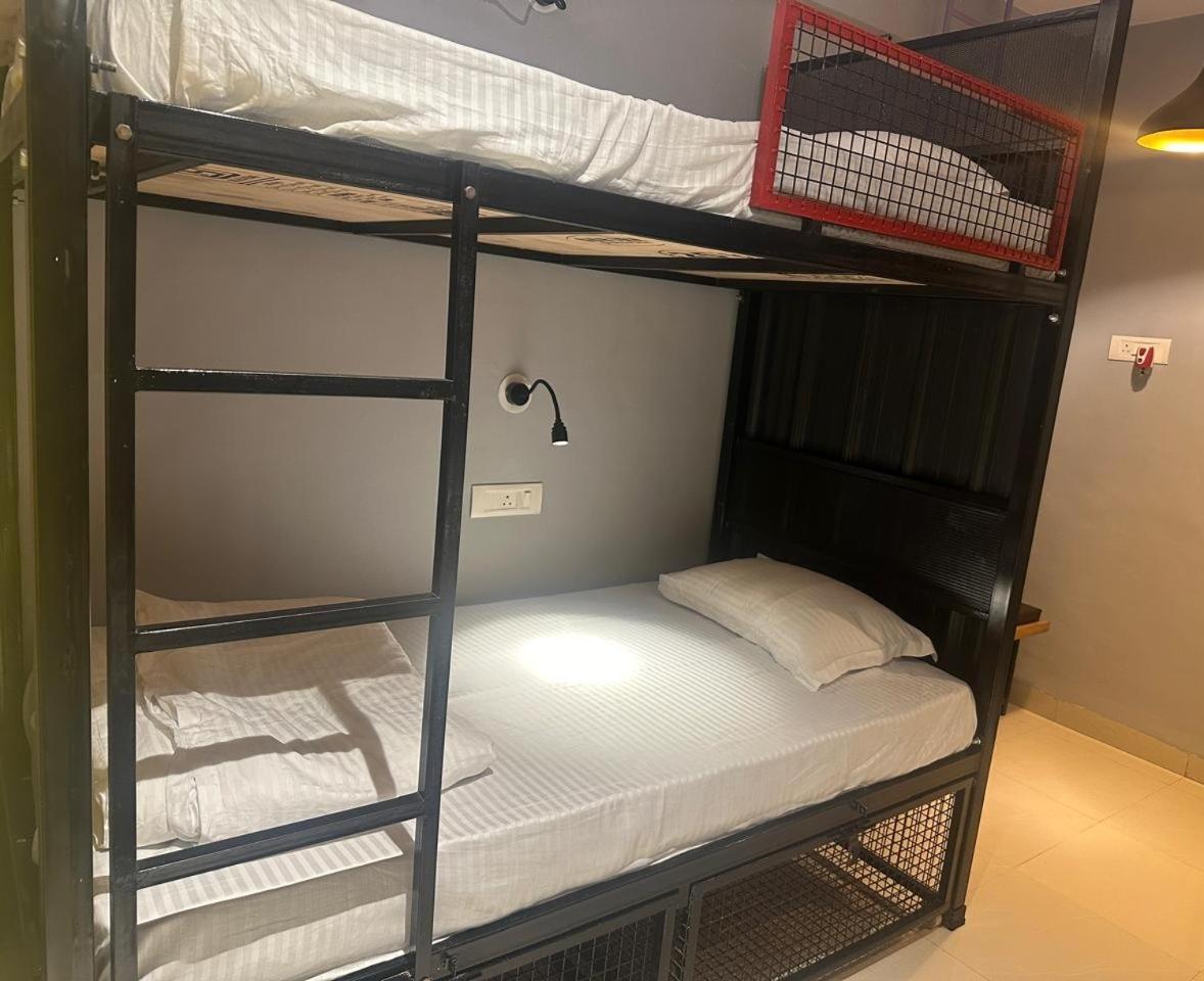 Travotale Hostel And Cowork Koregaonpark Pune Eksteriør bilde